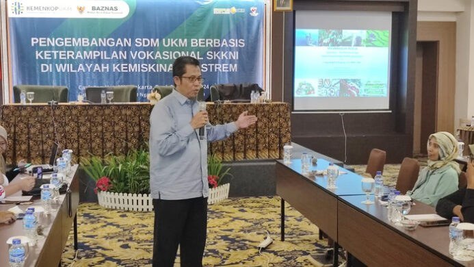 Ir Bambang Arif Nugraha S TP MBA IPM memberikan pengenalan HACCP (Hazard Analysis Critical Control Point) sebagai prasyarat regulasi keamanan pangan untuk pasar ekspor di Di Yogyakarta 08082024