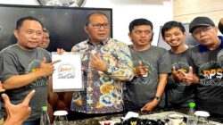 Danny Raih Penghargaan Tokoh Peduli Masyarakat Pesisir, RPS: Ini Baik untuk Sulsel