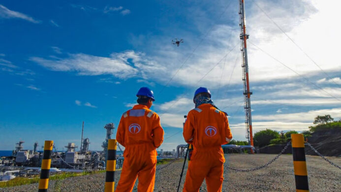 Dokumentasi Terra Drone Indonesia Sukses Melakukan Inspeksi Flare dan Tangki di Kilang LNG