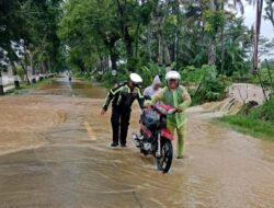 Banjir Lumpuhkan Jalan, Polresta Cilacap Bergerak Cepat Atur Lalu Lintas