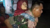 Banjir Landa Sidareja Cilacap, Sertu Agus Taufik Hidayat Evakuasi Tuna Netra