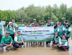 PT Mitra Adiperkasa dan PT MAP Aktif Adiperkasa bersama LindungiHutan Tanam 1.500 Mangrove di Pantai Bahagia Bekasi