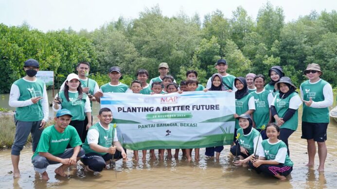 PT Mitra Adiperkasa & PT MAP Aktif Adiperkasa Tanam Mangrove, LindungiHutan