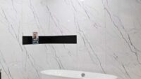 Wall Panel Terbaik untuk Dinding Kamar Mandi