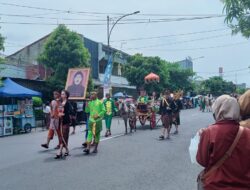 4 Pusaka Banyumas Dikirab, Masyarakat Antusias Menyaksikan