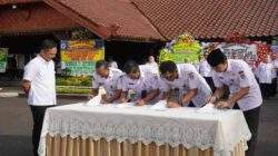 Hari Pertama Kerja, SARMY Bupati Cilacap Teken Komitmen Kepala OPD Tandatangani Pakta Integritas