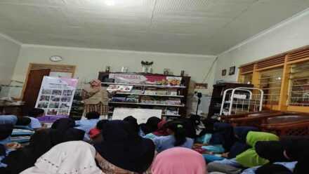 Rumah Baca Mahardhika Gelar Kegiatan Membaca Nyaring untuk Anak-anak di Kedungreja