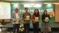 GAPKI, Earthworm Foundation, dan JAPBUSI Berkolaborasi Meluncurkan Panduan Umum Perjanjian Kerja Harian untuk Kelapa Sawit Berkelanjutan
