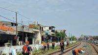 KAI Daop 8 Selenggarakan Bersih Lintas Jalur KA Antara Stasiun Surabaya Pasar Turi – Stasiun Kandangan