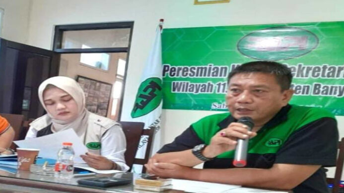 Ketua RAPI Banyumas Nungky Hari (JZ11NHR) saat memberikan arahan persiapan rapimda pada 20 April 2025 di sekretariat RAPI Purwokerto (Foto Istimewa)