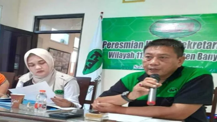 Ketua RAPI Banyumas Nungky Hari (JZ11NHR) saat memberikan arahan persiapan rapimda pada 20 April 2025 di sekretariat RAPI Purwokerto (Foto Istimewa)