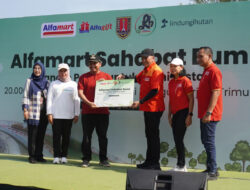 Alfamart Tanam 20 Ribu Mangrove, Bangun Perisai Hijau di Pesisir Kota Semarang