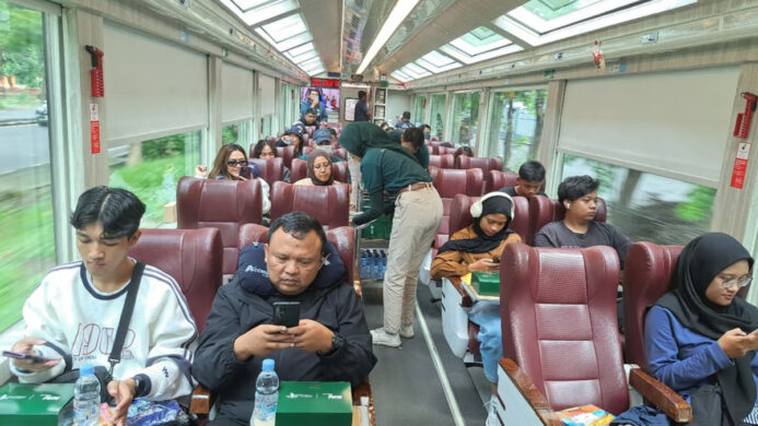 Kereta Panoramic
