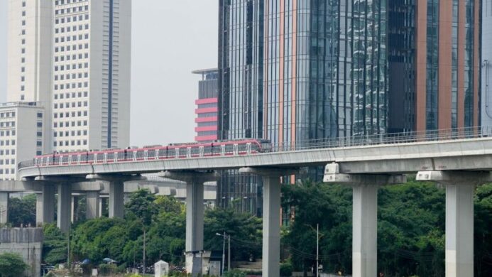 LRT Jabodebek Pasca Libur Waisak