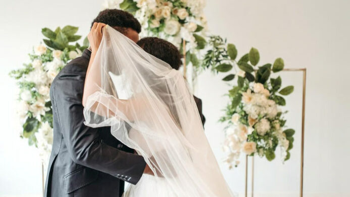Alasan Intimate Wedding Mencuri Hati Pasangan Muda