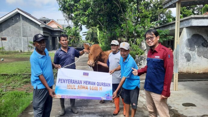 PLTU Cilacap dan Mitra Kerja Salurkan 37 Ekor Sapi dan 11 Ekor Kambing kepada Masyarakat