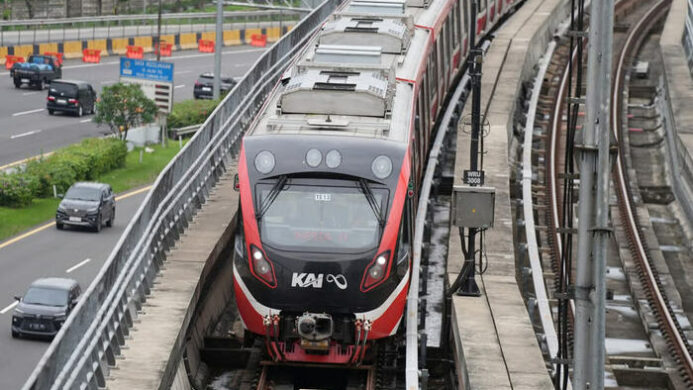 LRT Jabodebek Uji Coba Rangkaian TS 20