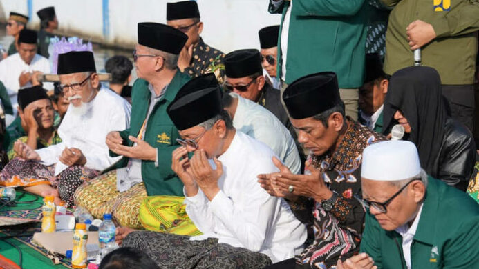Istighosah Bersama Warga Demak, Kementerian PU Bergerak Cepat Atasi Banjir Rob
