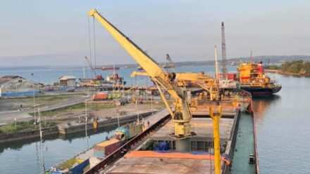 Dukung Ekspor Pertanian, Pelindo Multi Terminal Lepas 6.000 Ton Jagung Sumbawa ke Filipina