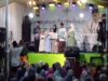 Santunan untuk anak yatim piatu diserahkan oleh Kepala Desa dan Ketua Panitia Minggu 6 Juli 2025 (Foto Asep)