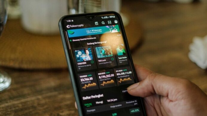 Masyarakat Indonesia Ubah Strategi Finansial Bitcoin Bisa Jadi Solusi