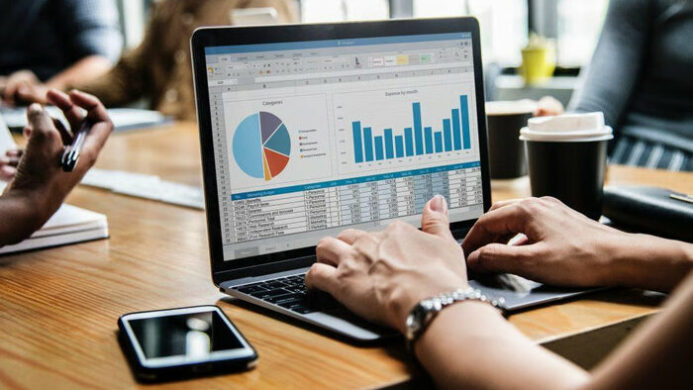 Inilah Alasan Pebisnis Modern Beralih ke Akuntansi Berbasis Cloud