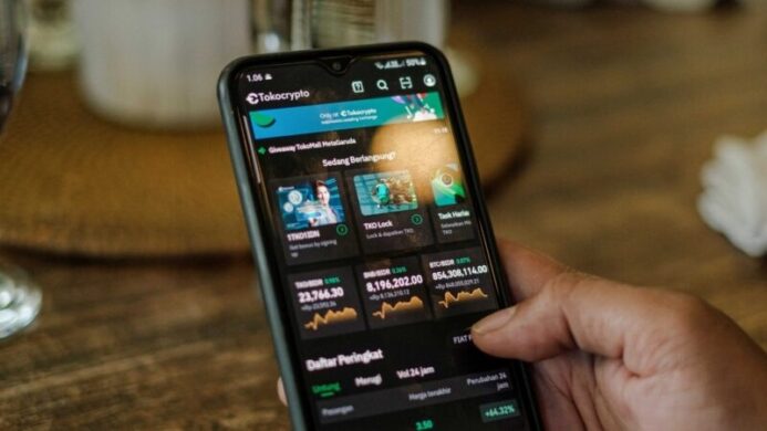 XRP dan ETH Raih Untung di Tengah Melemahnya Bitcoin Sinyal Altseason