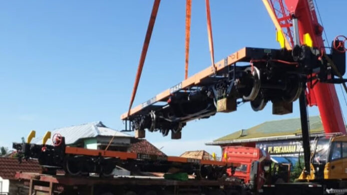 KAI Logistik Distribusikan 270 Gerbong Datar