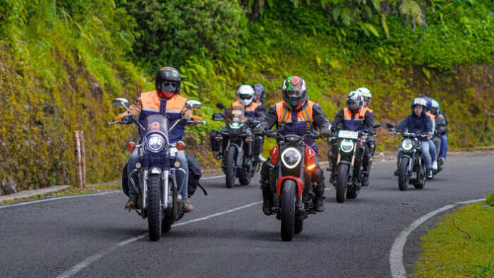 Touring Motor Makin Populer, Simak Tips Touring Aman dan Nyaman ala BRI Finance