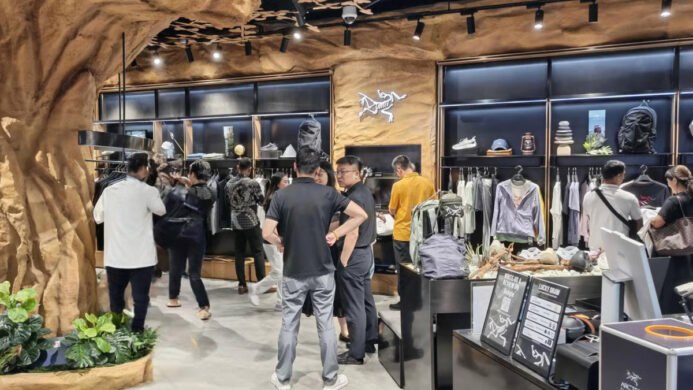 Arcteryx Indonesia Beri Panduan Memilih Warna Apparel Outdoor
