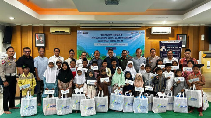 JMTM Berikan Santunan Anak Yatim