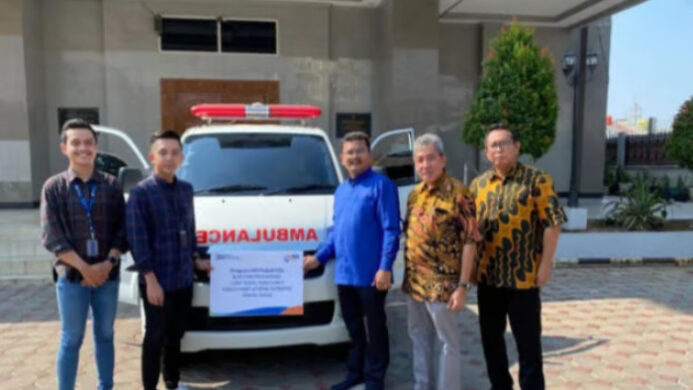 BRI Branch Office Kramat Region 6Jakarta 1 Serahkan Bantuan 1 Unit Mobil Ambulans Kepada Gereja HKBP Letjend Suprapto