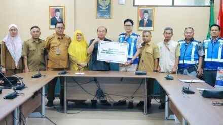 JTT Salurkan Bantuan Alat Semprot Elektrik untuk Kelompok Tani di Bekasi