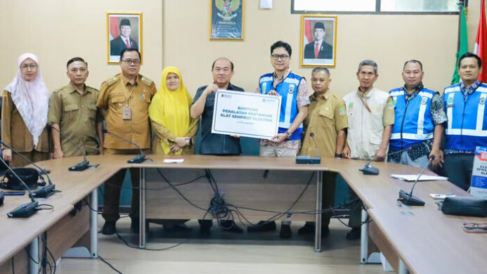 JTT Salurkan Bantuan Alat Semprot Elektrik untuk Kelompok Tani di Bekasi