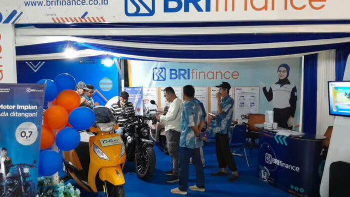 Dukung UMKM Naik Kelas BRI Finance Hadir di Gebyar UMKM Mitra Adhyaksa