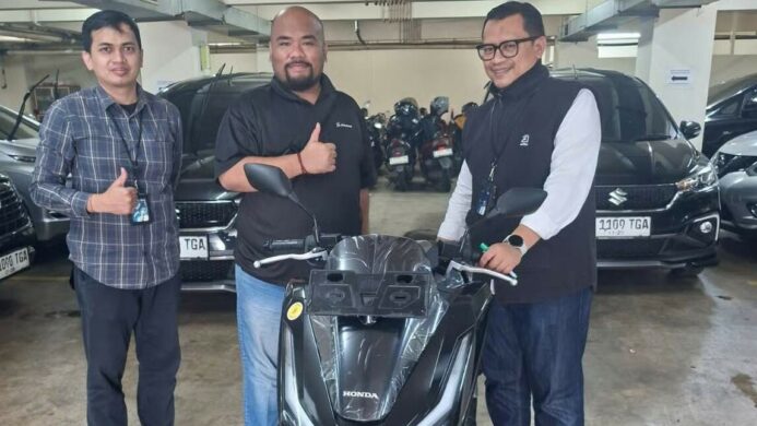 Apriasi Loyalitas Korporasi BRI Branch Office Kalimalang Region 6Jakarta 1 Serahkan Hadiah Eksklusif kepada Nasabah Qlola PT Ardhya Bumi Persada