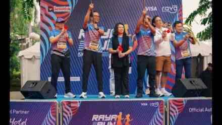 Ribuan Pelari Memeriahkan Raya Run Surabaya