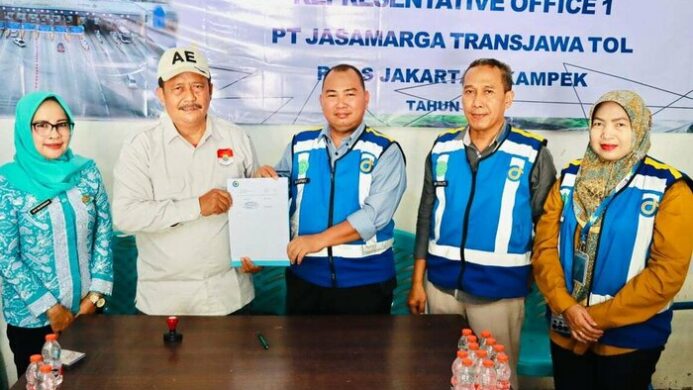 JTT Salurkan Bantuan Kebersihan untuk Warga Bekasi