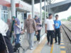 Penumpang baru turun di Stasiun Araskabu