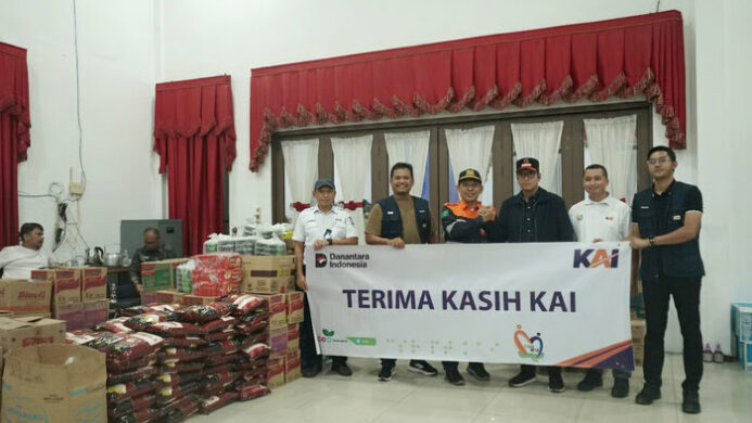 KAI Salurkan CSR Rp100 Juta untuk Korban Banjir di Sumut dan Aceh