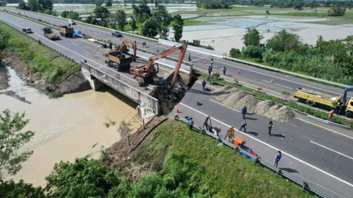 Jasa Marga Lakukan Perbaikan Cepat Jalan Tol Terdampak Bencana Banjir