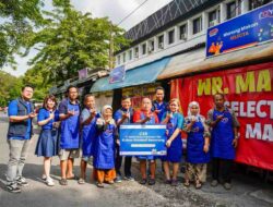 Bank Raya Berikan Dukungan Prasarana untuk Pedagang Kaki Lima Sidodadi Semarang
