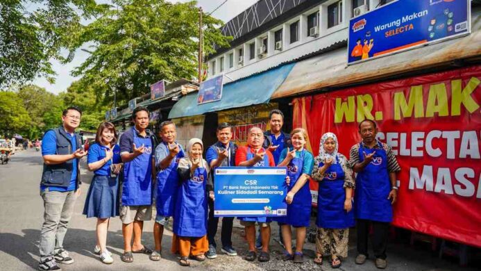 Bank Raya Berikan Dukungan Prasarana untuk Pedagang Kaki Lima Sidodadi Semarang