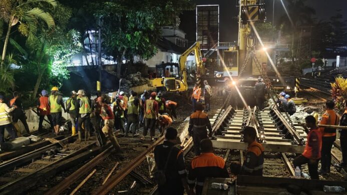 KAI Daop 2 Bandung Lakukan Penggantian Rel dan Wesel KA di Sejumlah Titik