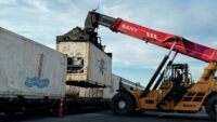KAI Logistik Optimalkan KA Kontainer Reefer, Jaga Distribusi Pangan Segar Selama Natal dan Tahun Baru