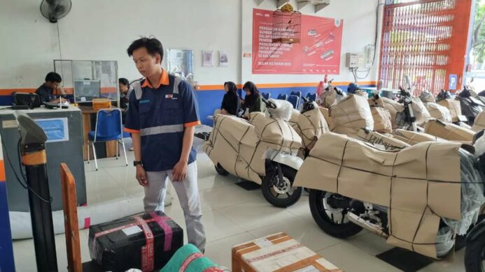Dukung Kelancaran Distribusi Logistik Masyarakat Selama Nataru KAI Logistik Catat Pengiriman Lebih dari 3 000 Ton