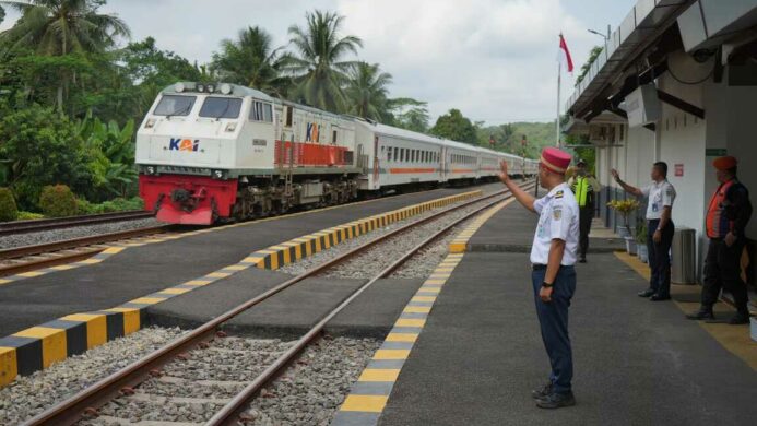 Ketepatan Waktu KA Berangkat Capai 99 57 Persen KAI Daop 2 Bandung Operasikan 3 258 Perjalanan Selama Angkutan Nataru 20252026