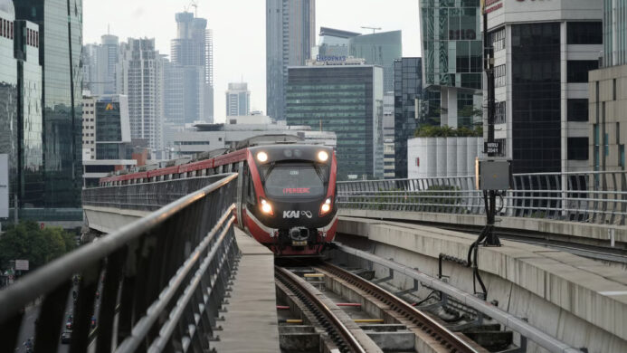 Ketepatan Waktu LRT Jabodebek Tembus 99 Persen