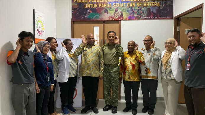 Kogabwilhan III Dorong Kesehatan di Papua lewat Bantuan Alat Bantu Dengar dan Sembako