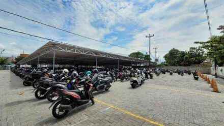 Parkir Motor Kini Lebih Nyaman, KAI Services Tata Ulang Area Parkir Semarang Tawang